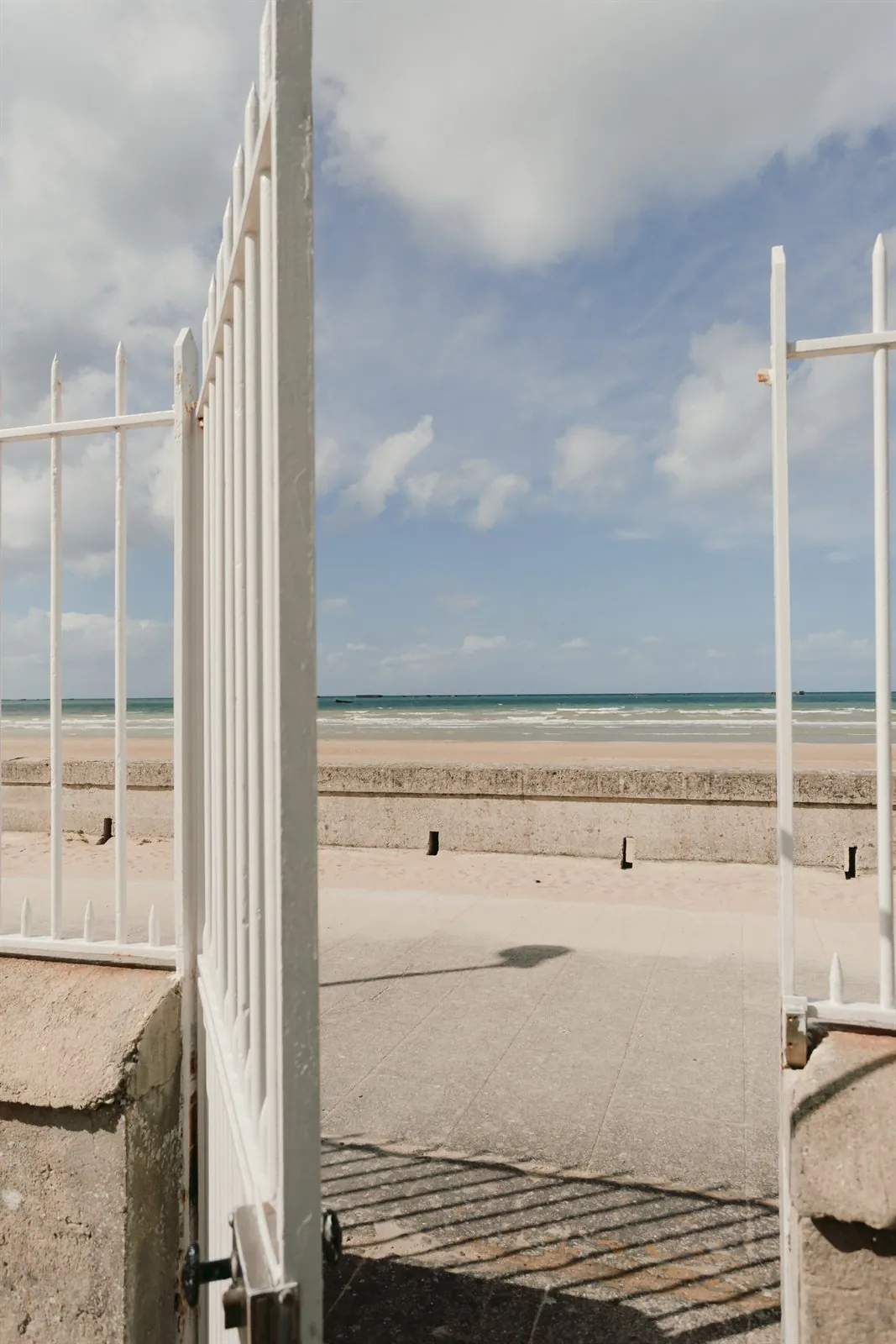 Le Tiny Beach — the surroundings